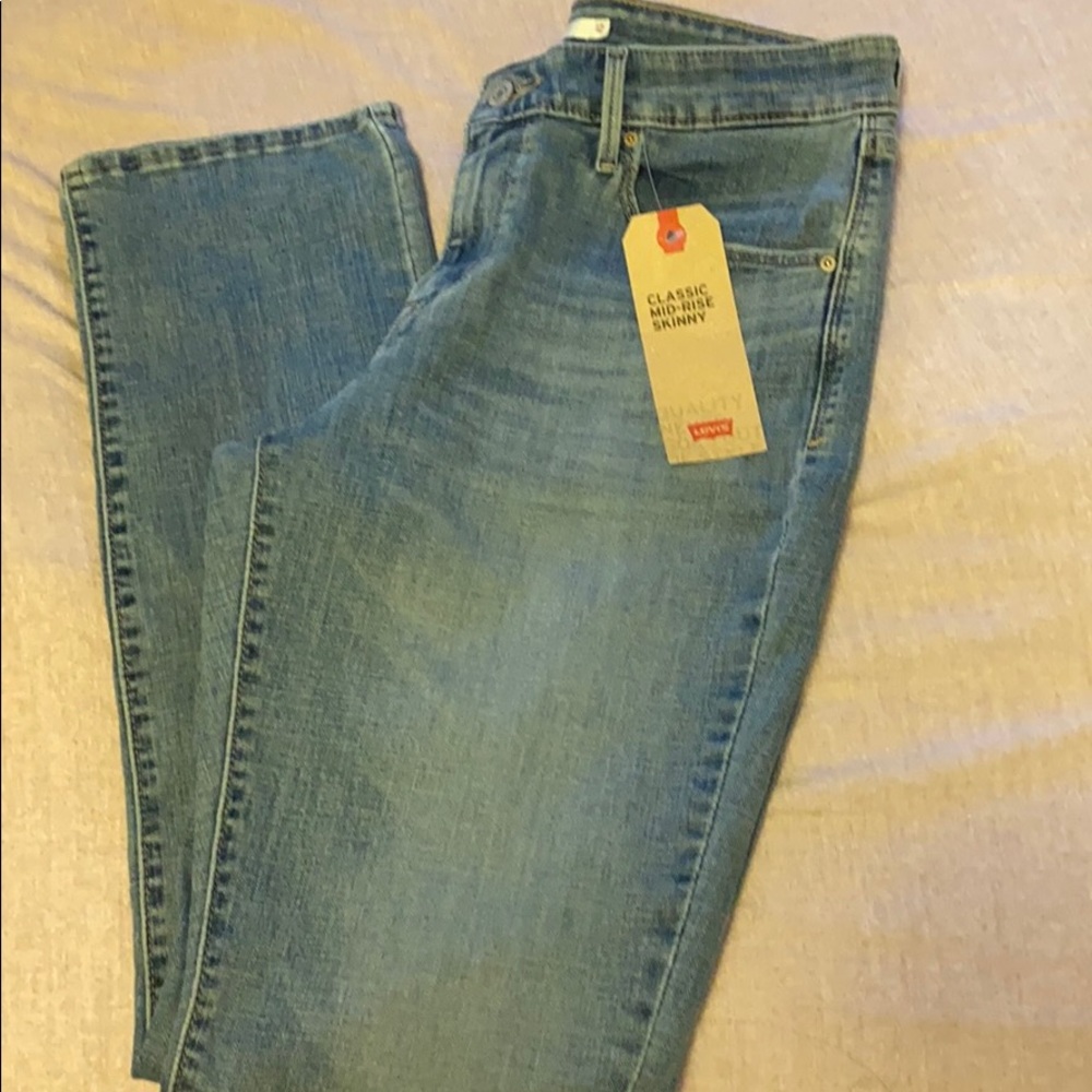 Levi’s Classic Mid-Rise Skinny